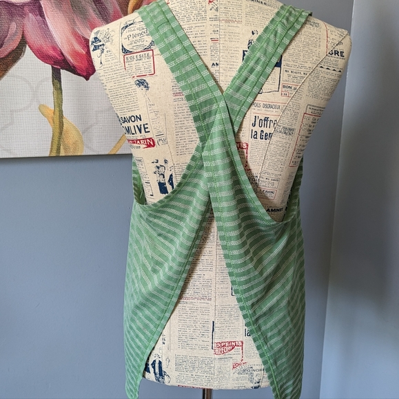 ZYIA Green Nimbus split back tank - Picture 4 of 6